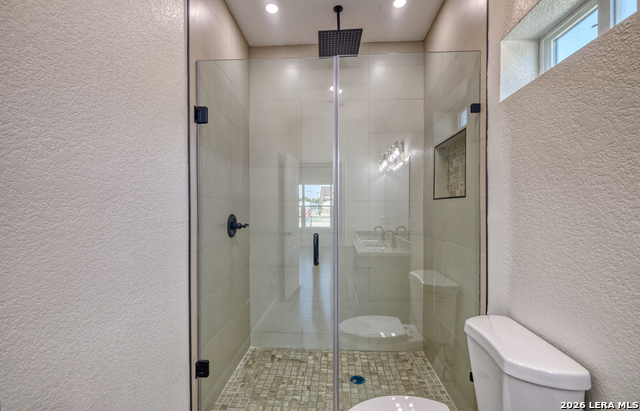 39 Victoriano Ave Property Photo 17