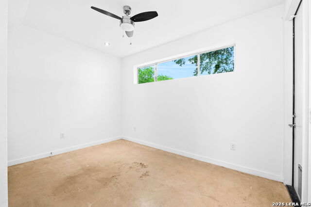 1120 E Quincy Property Photo 8