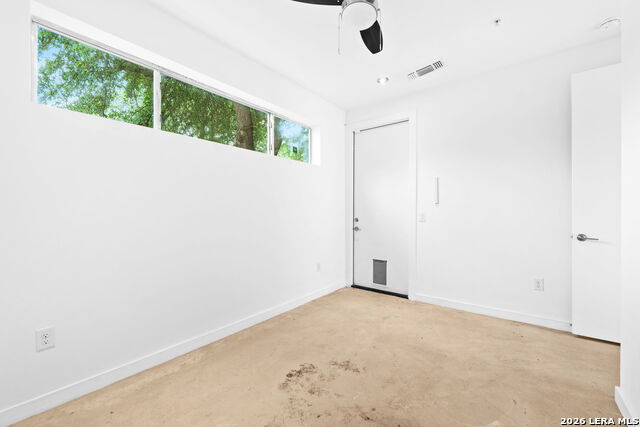 1120 E Quincy Property Photo 9