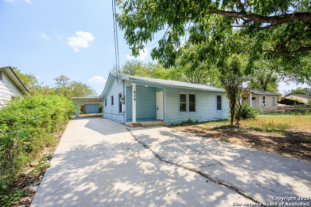 838 SW 39th