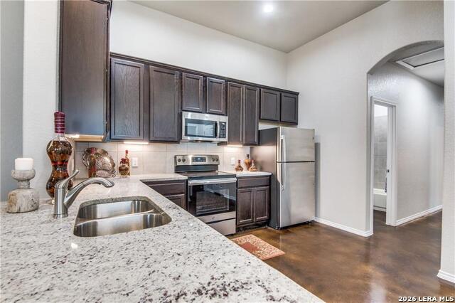 1112 Renee Way Property Photo 3