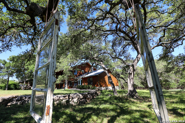 810 Oakwood Property Photo 3