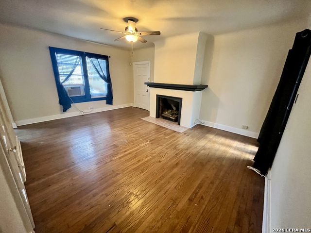 424 E Ashby Pl Property Photo 3