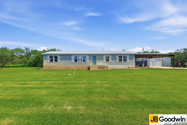 152 E County Road 304 Property Photo 1