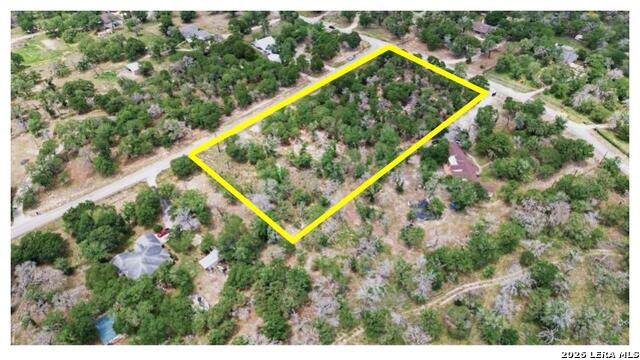 105 Scenic Oak Dr Property Photo 3
