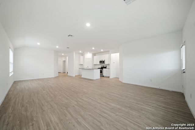 9105 Navarro Vista Property Photo 6