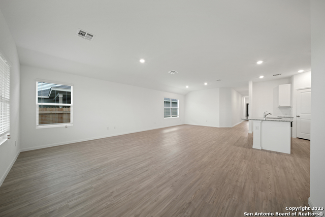 9105 Navarro Vista Property Photo 7