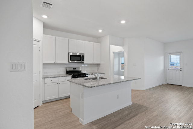 9105 Navarro Vista Property Photo 11
