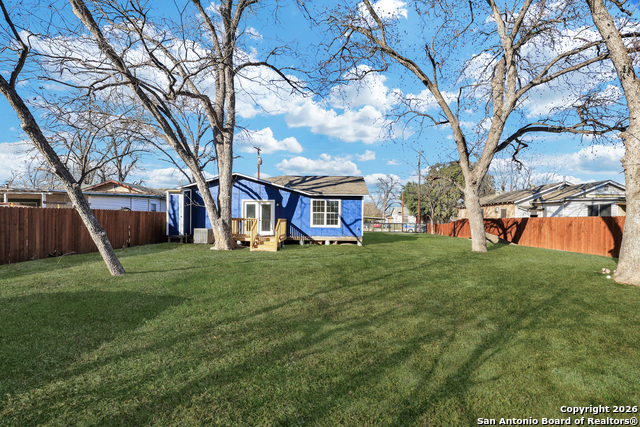 1112 Gladstone Property Photo 1