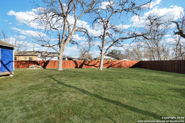 1112 Gladstone Property Photo 2