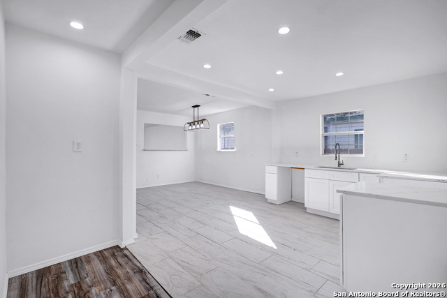 1112 Gladstone Property Photo 7
