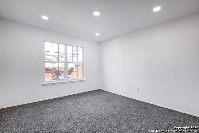 1112 Gladstone Property Photo 10