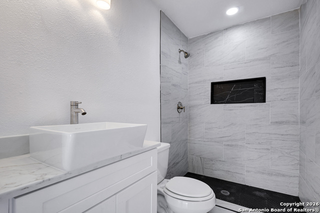 1112 Gladstone Property Photo 15