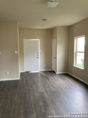 7331 Barlow Grove Property Photo 2