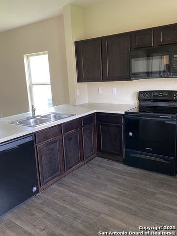 7331 Barlow Grove Property Photo 3
