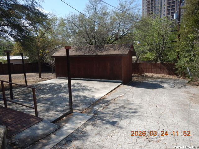 122 Downing Property Photo 2