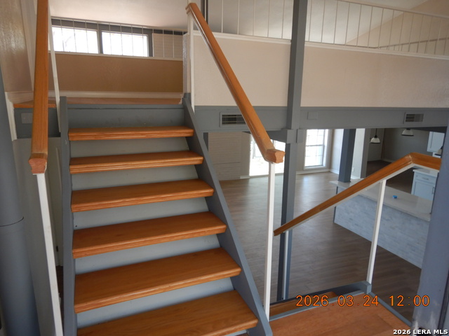 122 Downing Property Photo 7