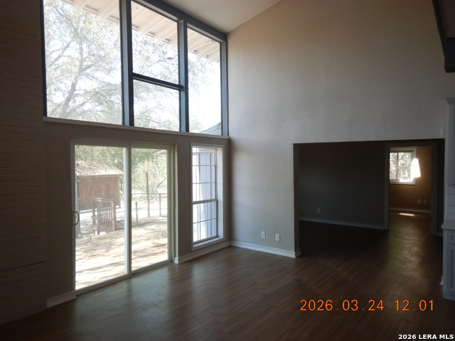 122 Downing Property Photo 9