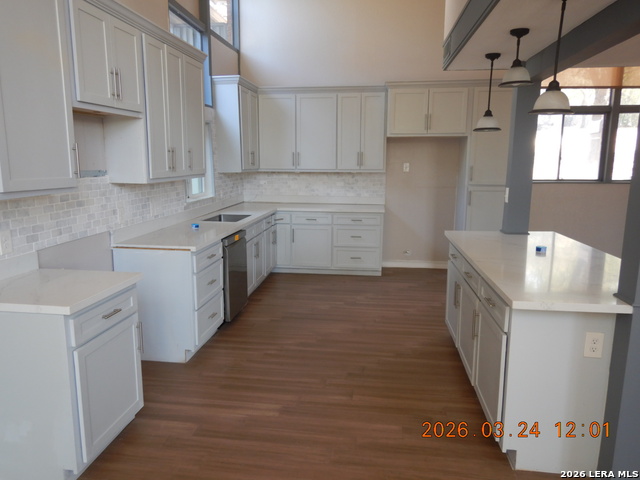 122 Downing Property Photo 10