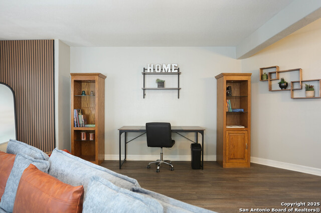 9011 Welles Way Property Photo 8
