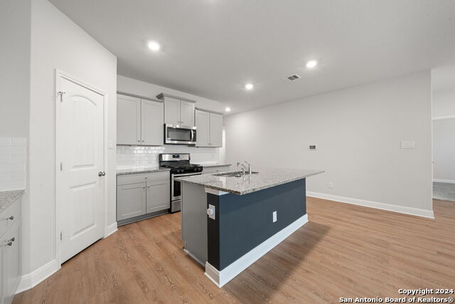1080 Amble Oak Property Photo 5