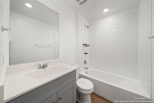 1080 Amble Oak Property Photo 19
