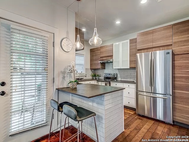 30 Chapel Hill Property Photo 8