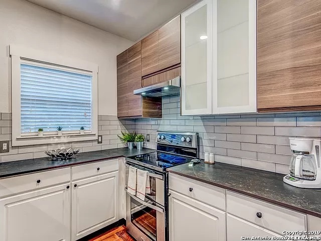 30 Chapel Hill Property Photo 10