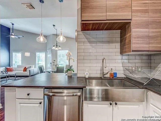30 Chapel Hill Property Photo 11