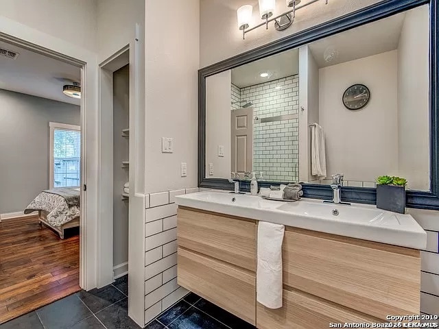 30 Chapel Hill Property Photo 15