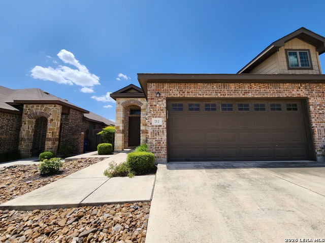 712 CREEKSIDE CIR Property Photo 1