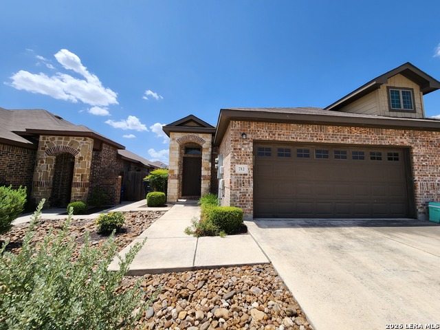 712 Creekside Cir Property Photo 3