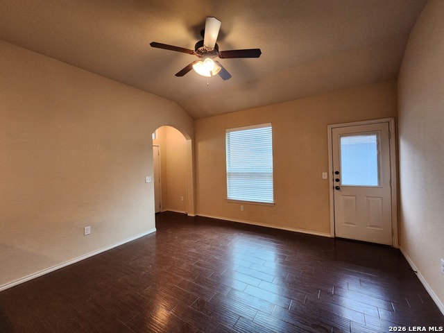 712 Creekside Cir Property Photo 5