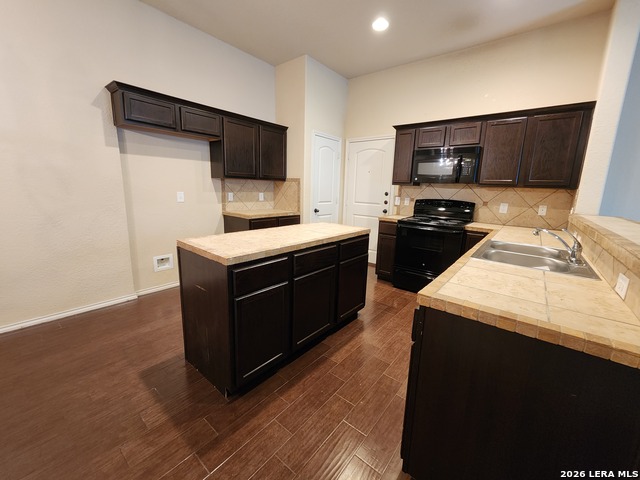 712 Creekside Cir Property Photo 11