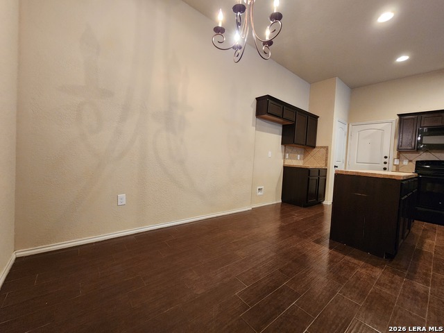 712 Creekside Cir Property Photo 16