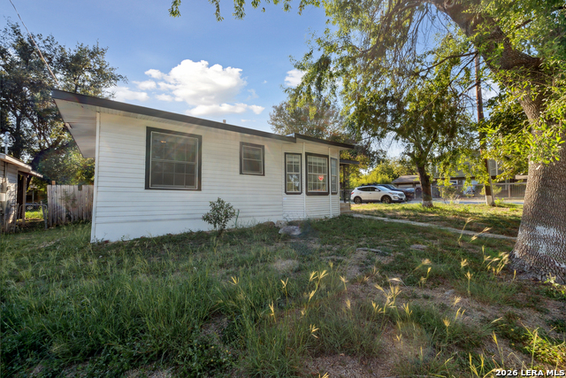 843 Zachry Dr Property Photo 3