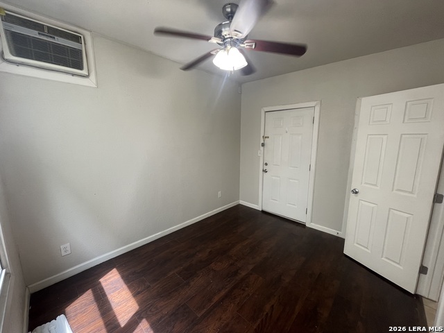 743 Eleanor Property Photo 5