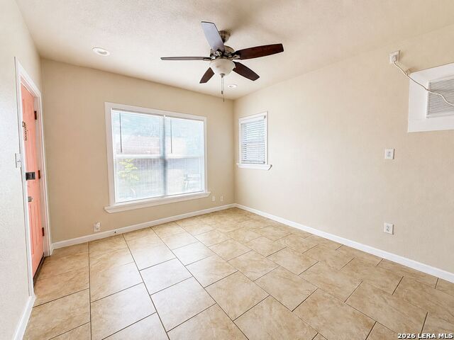 743 Eleanor Property Photo 7
