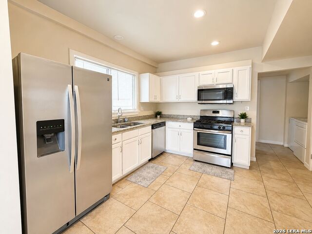 743 Eleanor Property Photo 8
