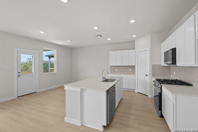 15420 Lonehollow Lake Property Photo 8