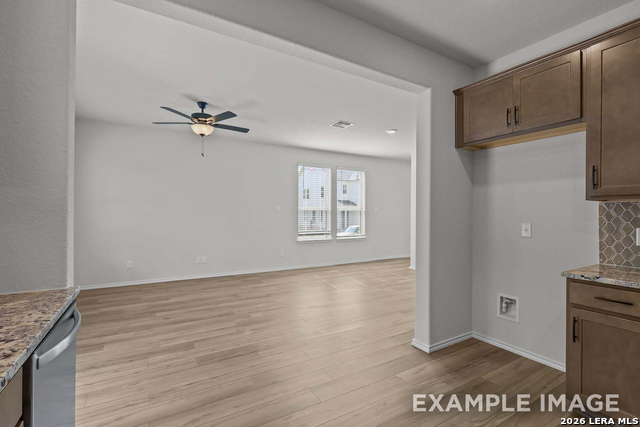 285 W Quill Dr Building 7 Property Photo 8