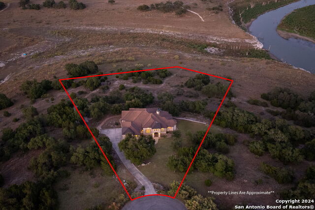 1148 Mission Way Property Photo 7