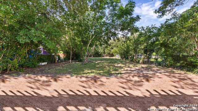 270 S Peach Ave Property Photo 20