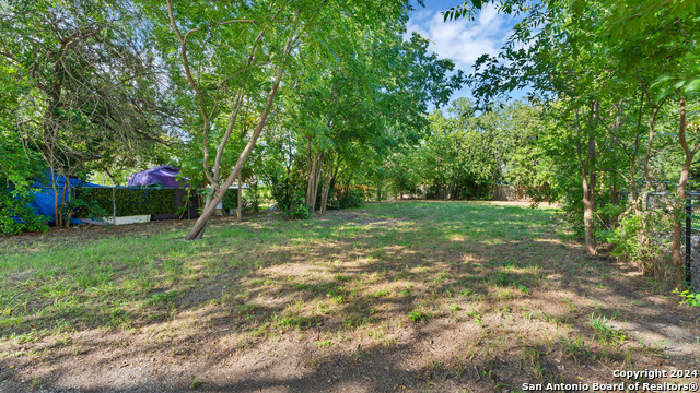 270 S Peach Ave Property Photo 21