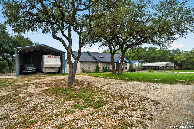 1032 Summit Rd Property Photo 4