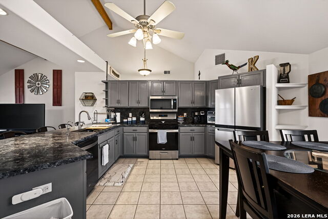 1032 Summit Rd Property Photo 13