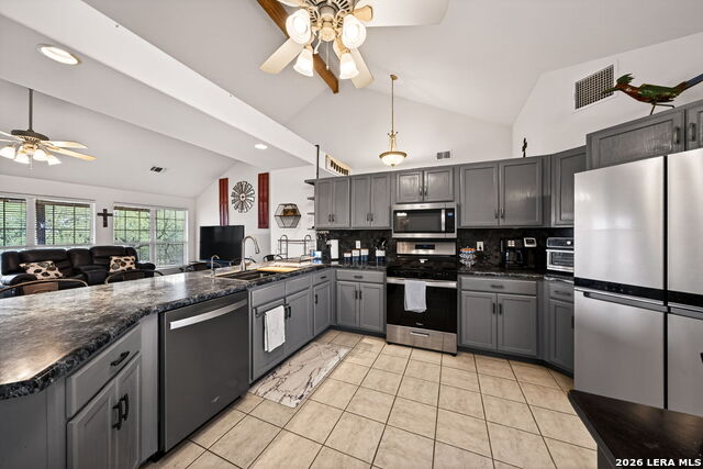 1032 Summit Rd Property Photo 14