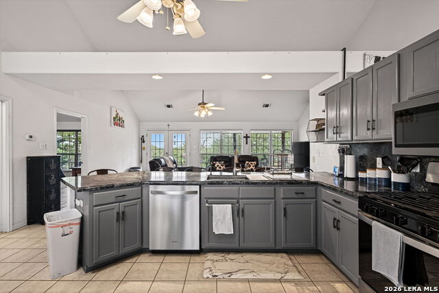 1032 Summit Rd Property Photo 15