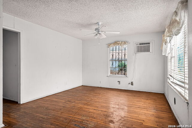 257 Bank St Property Photo 5