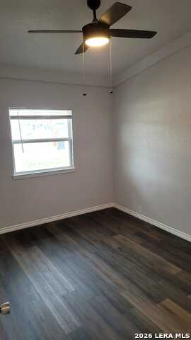 1402 Edris Dr Property Photo 10
